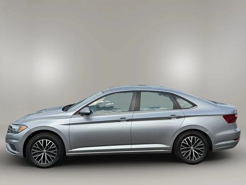 Used 2021 Volkswagen Jetta SE w/ SE Cold Weather Package FWD image 4