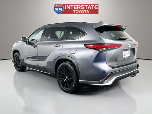 Used 2023 Toyota Highlander XSE AWD/4WD image 5