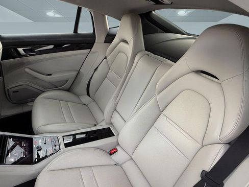 Used 2022 Porsche Panamera 4S AWD/4WD image 8