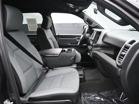 Used 2022 RAM 1500 Big Horn AWD/4WD image 35