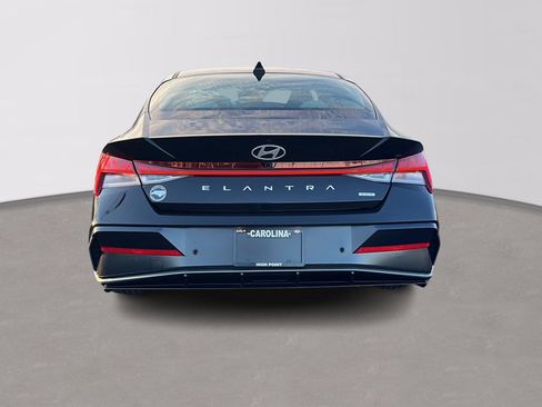 Certified 2024 Hyundai Elantra Limited image 6