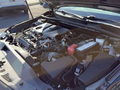 Used 2020 Toyota Camry LE image 38