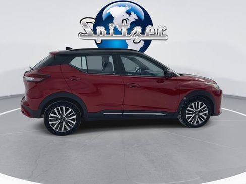 Used 2023 Nissan Kicks SR w/ SR Premium Package image 10