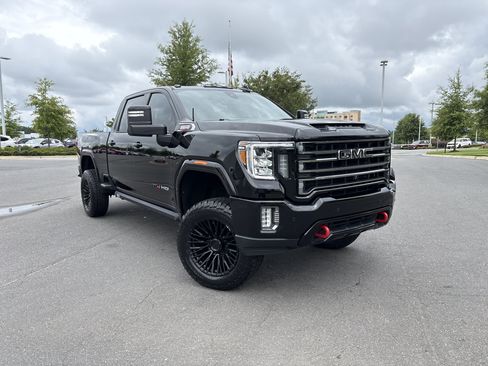 Used 2021 GMC Sierra 2500 AT4 w/ AT4 Premium Plus Package AWD/4WD image 2