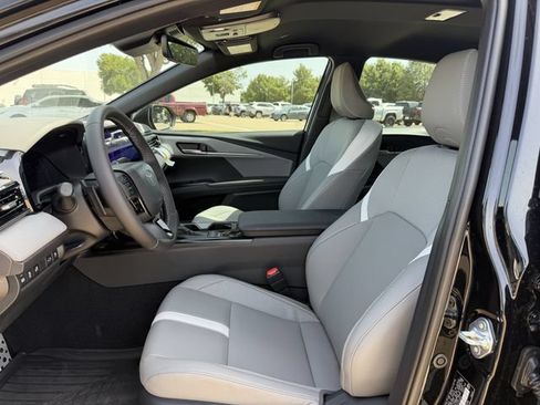Used 2026 Toyota Camry SE w/ Multimedia Upgrade Package FWD image 24