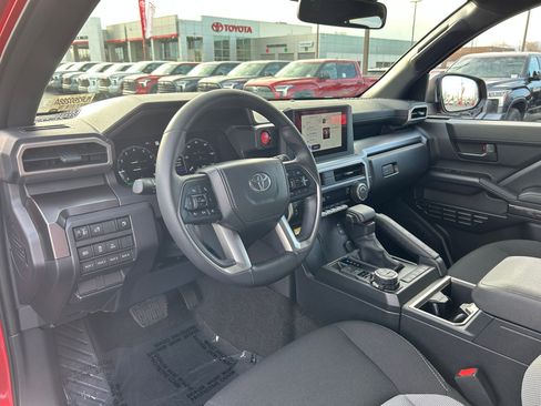 Certified 2025 Toyota 4Runner 4WD image 10