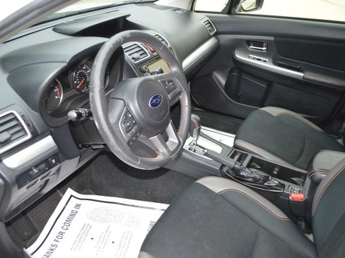 Used 2017 Subaru Crosstrek 2.0i Premium w/ Moonroof Package AWD/4WD image 14