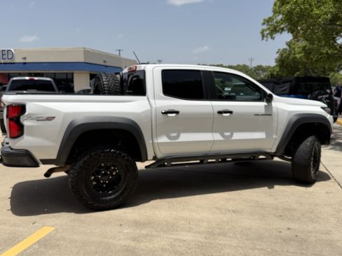 Used 2025 Chevrolet Colorado ZR2 w/ ZR2 Bison Edition AWD/4WD image 5