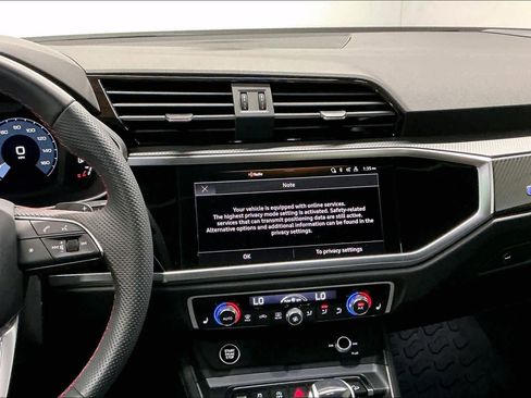 Certified 2025 Audi Q3 2.0T Premium Plus w/ Premium Plus Package image 9