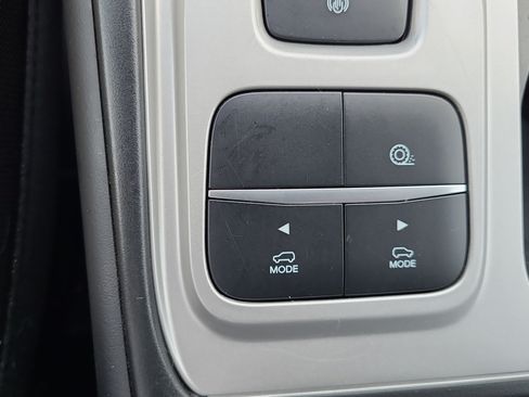 Certified 2022 Ford Explorer XLT RWD image 25