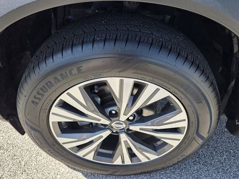 Used 2021 Nissan Rogue SV image 9