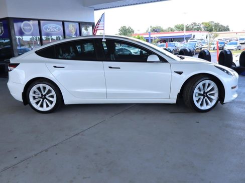 Used 2023 Tesla Model 3 Standard Range RWD image 5