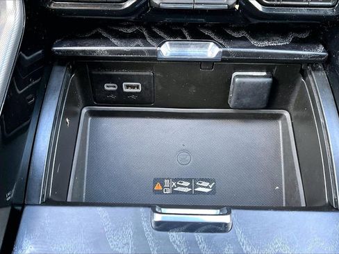 Used 2023 GMC Yukon Denali image 17