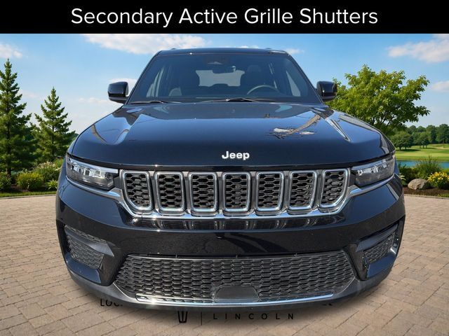 Used 2025 Jeep Grand Cherokee Laredo X w/ Luxury Tech Group I AWD/4WD image 11