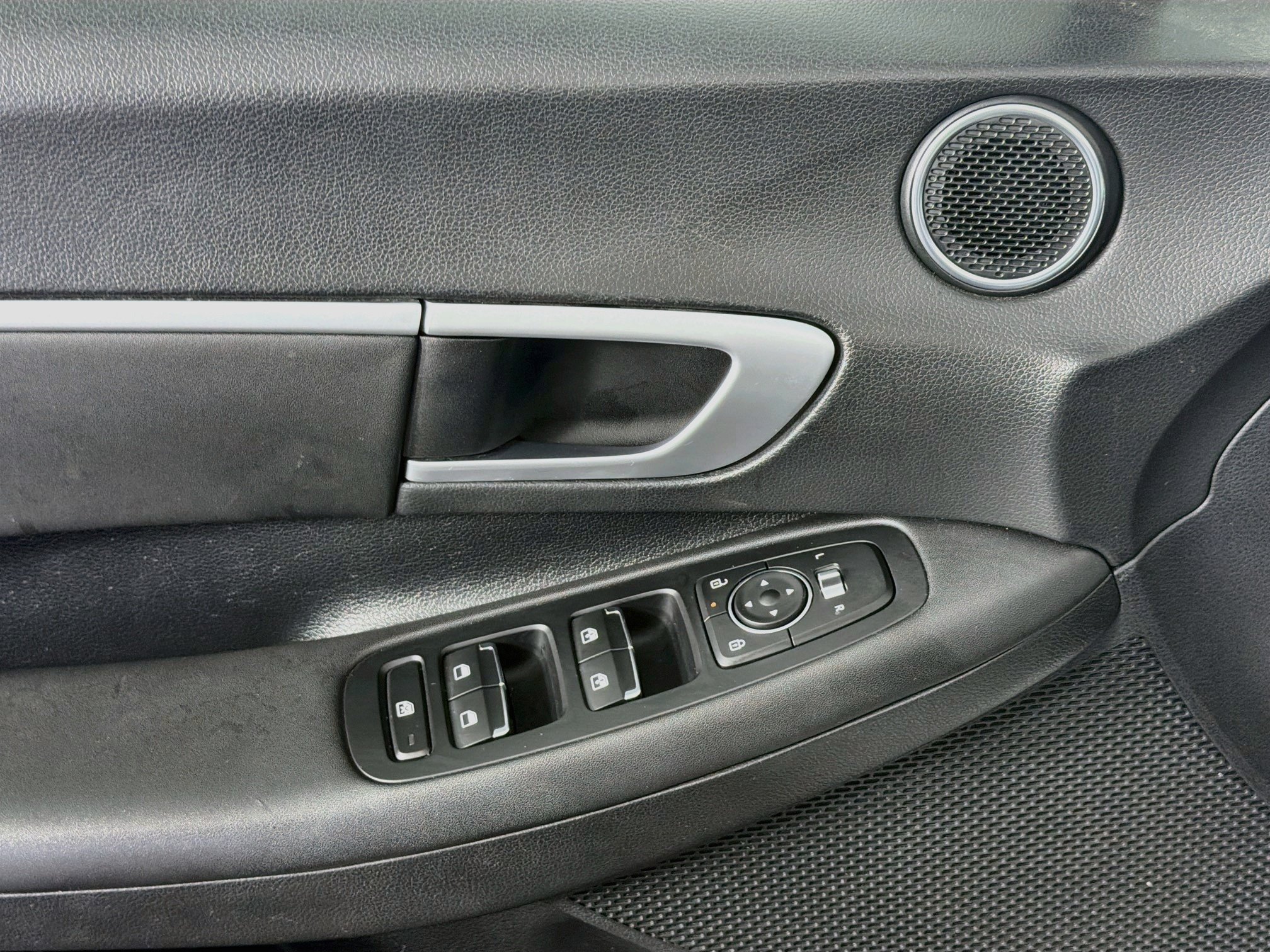 Used 2025 Hyundai Sonata SEL FWD image 15