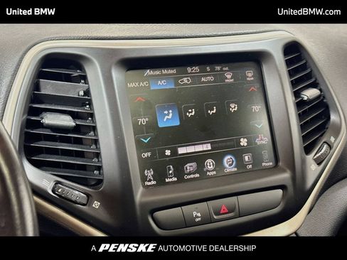 Used 2016 Jeep Cherokee 75th Anniversary FWD image 17