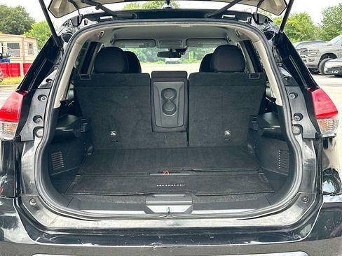 Used 2019 Nissan Rogue S w/ Special Edition Package FWD image 28