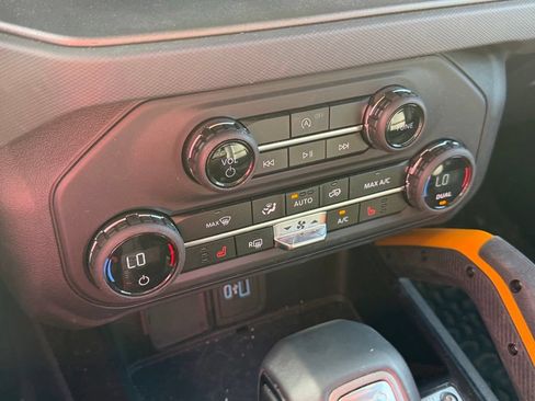 Used 2024 Ford Bronco Badlands AWD/4WD image 19