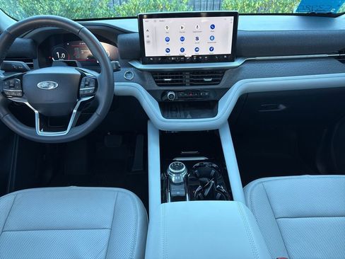 Used 2025 Ford Explorer Platinum w/ Ultimate Package image 18