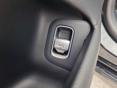 Used 2025 Mercedes-Benz S 500 4MATIC image 18