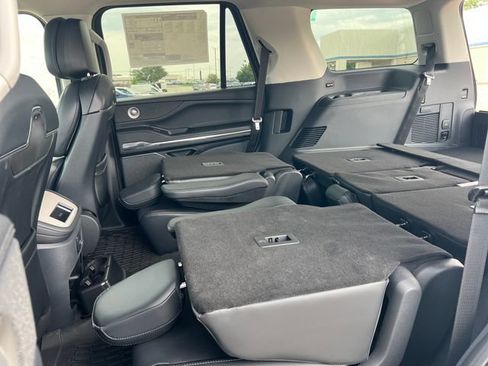New 2027 Lincoln Navigator Reserve AWD/4WD image 33