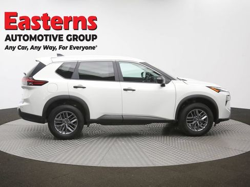 Used 2024 Nissan Rogue S AWD/4WD image 45