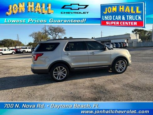 Used 2017 Ford Explorer XLT w/ Equipment Group 202A image 13