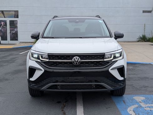 Used 2024 Volkswagen Taos SE AWD/4WD image 9