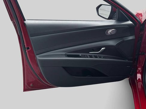 Certified 2023 Hyundai Elantra Limited FWD image 15