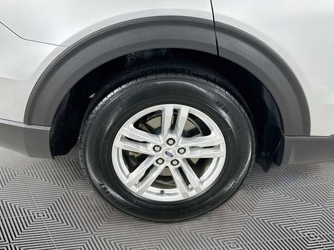 Certified 2020 Ford Explorer XLT w/ Equipment Group 202A AWD/4WD image 27