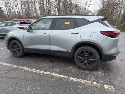 Certified 2023 Chevrolet Blazer LT w/ LPO, Black Grille Bar Package FWD image 5