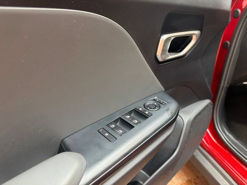Used 2025 Kia K4 FWD image 23