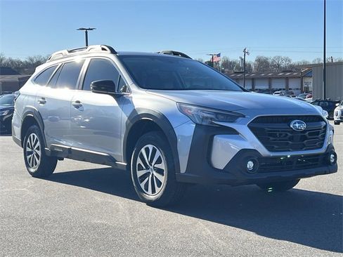 Used 2024 Subaru Outback Premium image 34