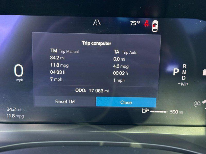 Used 2026 Volvo XC60 B5 Plus AWD/4WD image 22