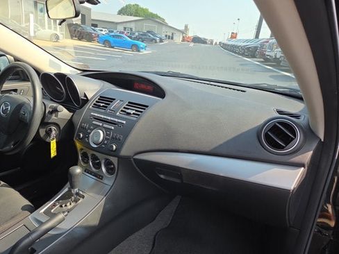 Used 2011 MAZDA MAZDA3 i Touring FWD image 13