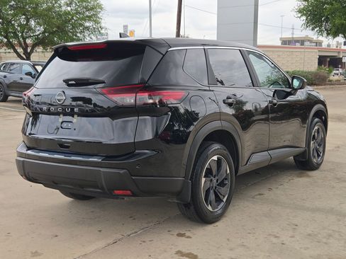 Certified 2025 Nissan Rogue SV image 3