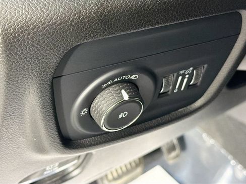 Used 2023 Jeep Grand Cherokee L Summit w/ Rear Seat Video Group I AWD/4WD image 10