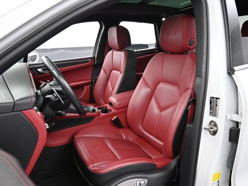 Certified 2022 Porsche Macan GTS AWD/4WD image 5