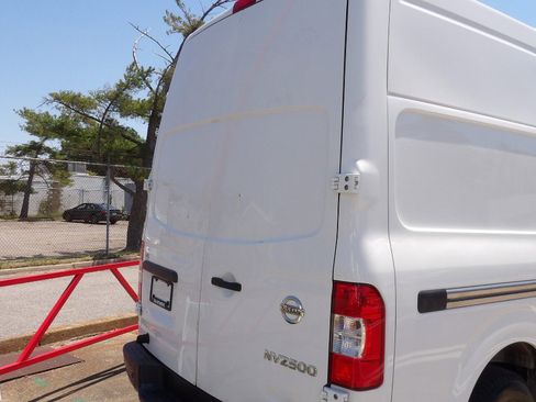 Used 2020 Nissan NV 2500 SV RWD image 3