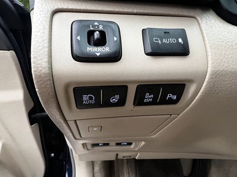 Used 2013 Lexus LS 460 L w/ Preferred Accessory Package RWD image 15
