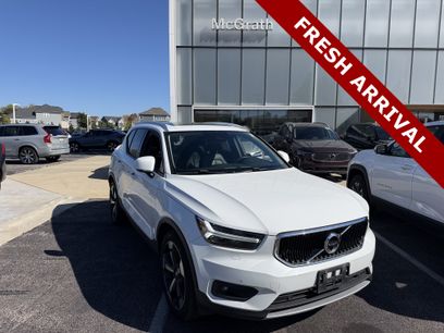 Used 2020 Volvo XC40 T5 Momentum w/ Protection Package Premier