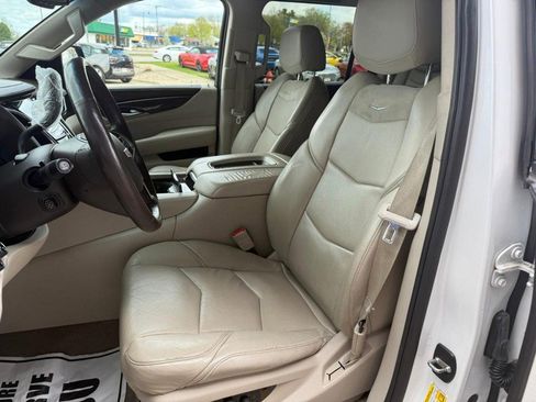 Used 2016 Cadillac Escalade ESV Premium AWD/4WD image 9