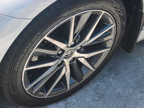 Used 2022 Toyota Camry XLE FWD image 8
