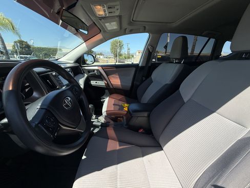 Used 2015 Toyota RAV4 XLE FWD image 11