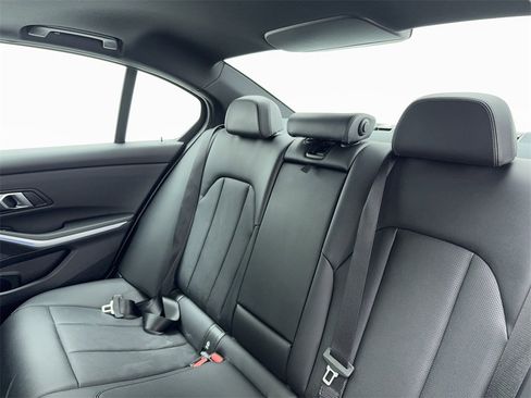 Used 2024 BMW 330i Sedan image 39