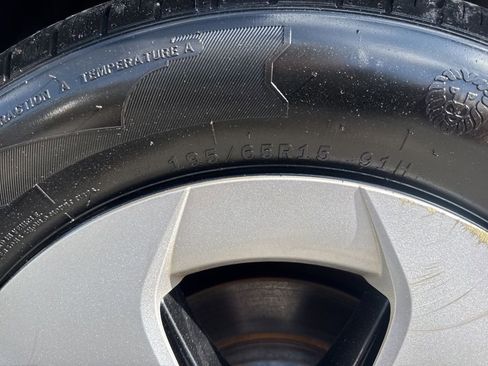 Used 2014 Toyota Prius Three image 29