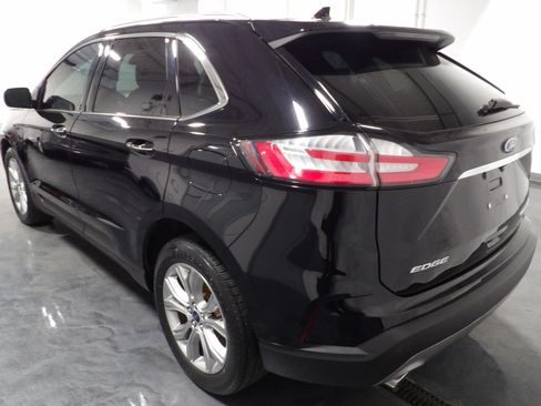 Used 2019 Ford Edge Titanium w/ Cold Weather Package AWD/4WD image 6
