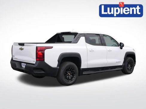 Used 2024 Chevrolet Silverado EV W/T AWD/4WD image 4