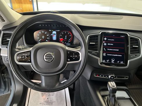 Used 2022 Volvo XC90 T5 Momentum w/ Climate Package AWD/4WD image 18