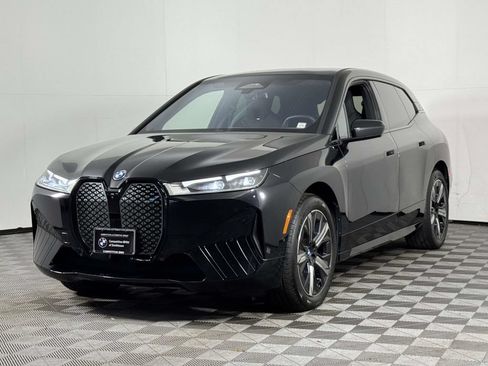 Used 2024 BMW iX xDrive50 w/ Premium Package AWD/4WD image 7